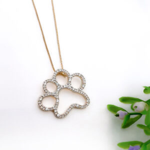 Colar com pata de cachorro folheado a ouro