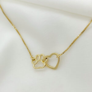 Colar entrelaçado pata e coração folheado a ouro